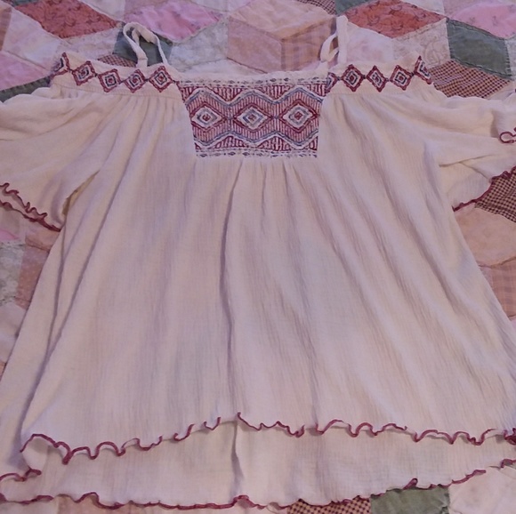 Summer off the shoulder top - Picture 1 of 7